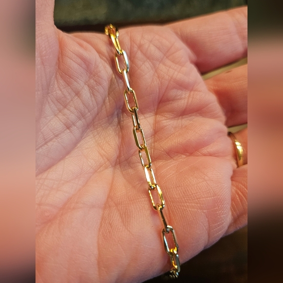Gold Paperclip Chain Bracelet - Picture 3 of 4